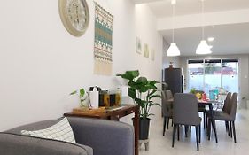Merdeka One Homestay 8Pax 4Rooms